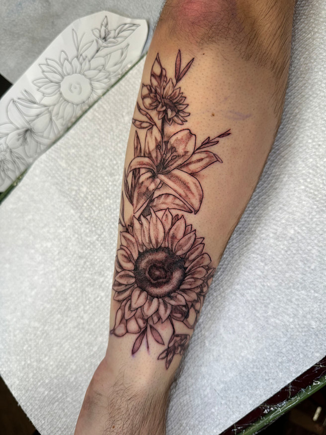 Sun-lilly tattoo by Anna Saveria